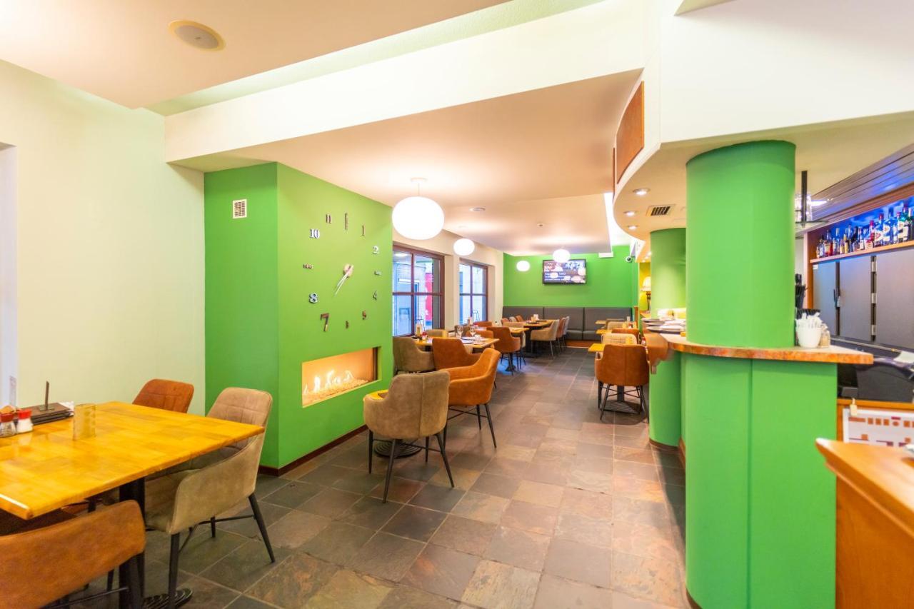 Hotel Ambiotel Тонгерен Екстериор снимка