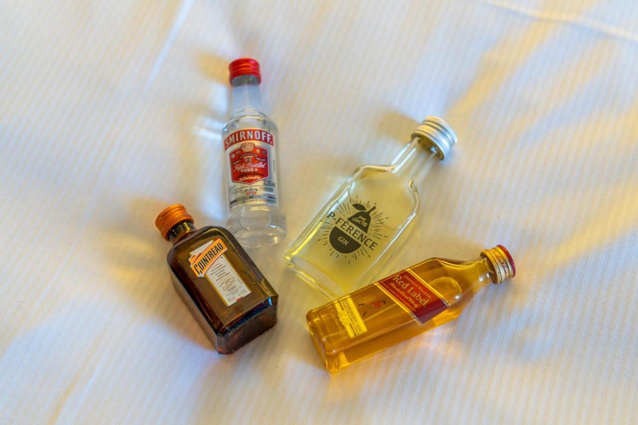 Hotel Ambiotel Тонгерен Екстериор снимка