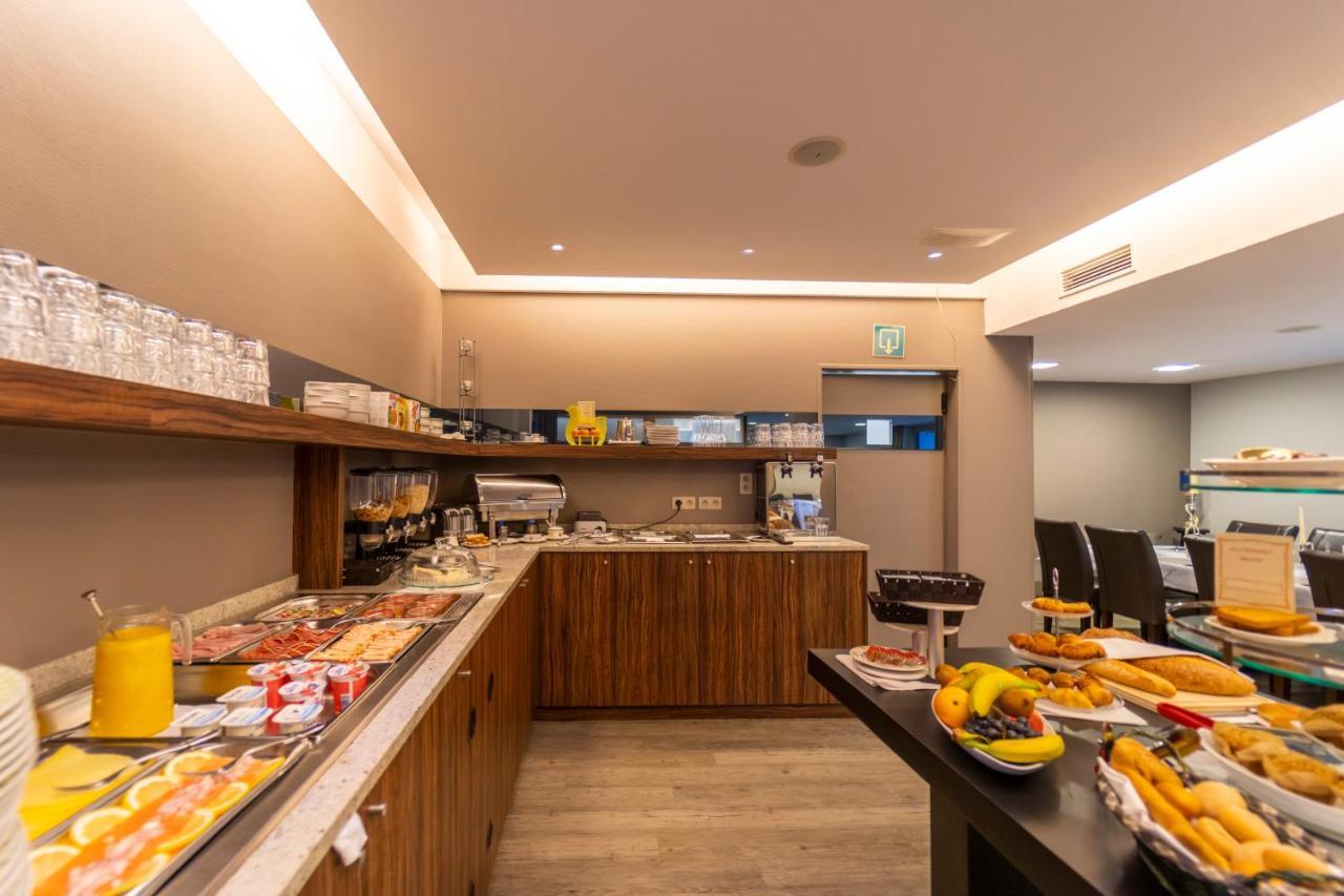 Hotel Ambiotel Тонгерен Екстериор снимка